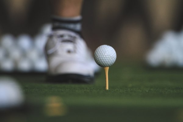 Golfball im Fokus_Bergrose Hideaway
